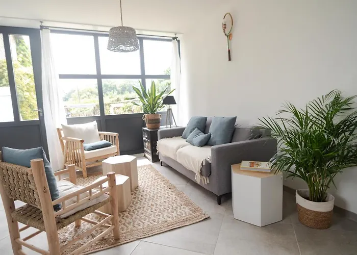 Avec Tennis En Baie Du Mont Saint Michel à 15 Minutes De La Les Chambres