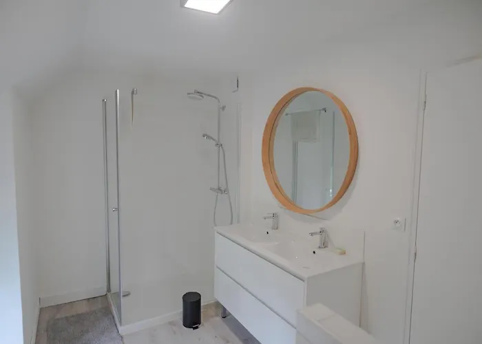 Avec Tennis En Baie Du Mont Saint Michel à 15 Minutes De La *